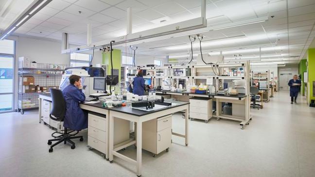 The Pathology Lab at Dartmouth-Hitchcock Medical Center. Photo courtesy of HDR © 2016 Dave Burk.